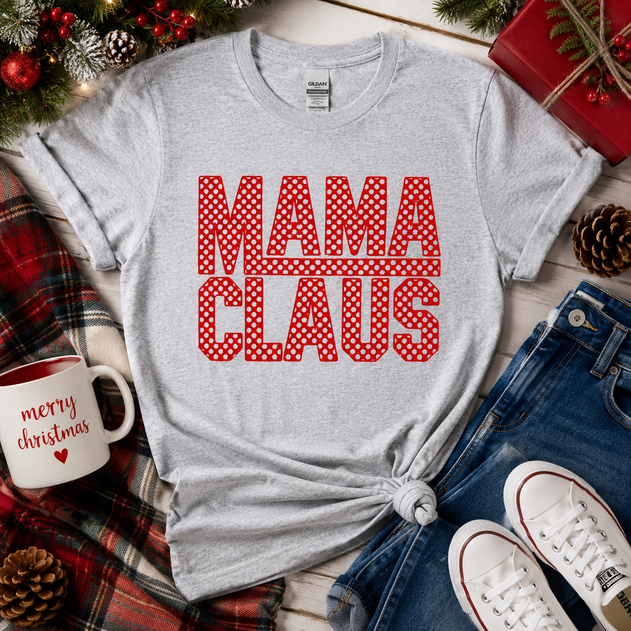Mama Claus Christmas T-Shirt/Holiday Tee/Mom Shirt/Casual/Unisex/Soft/Comfy/Womenswear